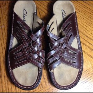 💫Clark’s sandals- Size 8💫 Very comfy